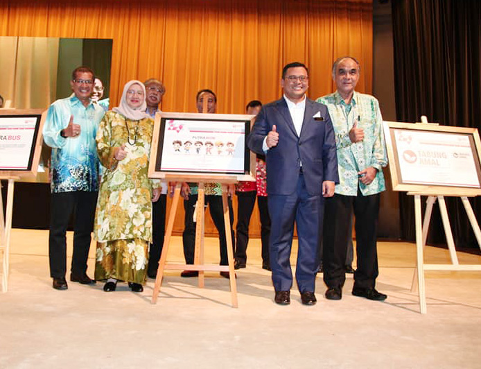 Bantuan makanan kepada pelajar UPM oleh Tabung Amal PAUPM – SURIA FOUNDATION