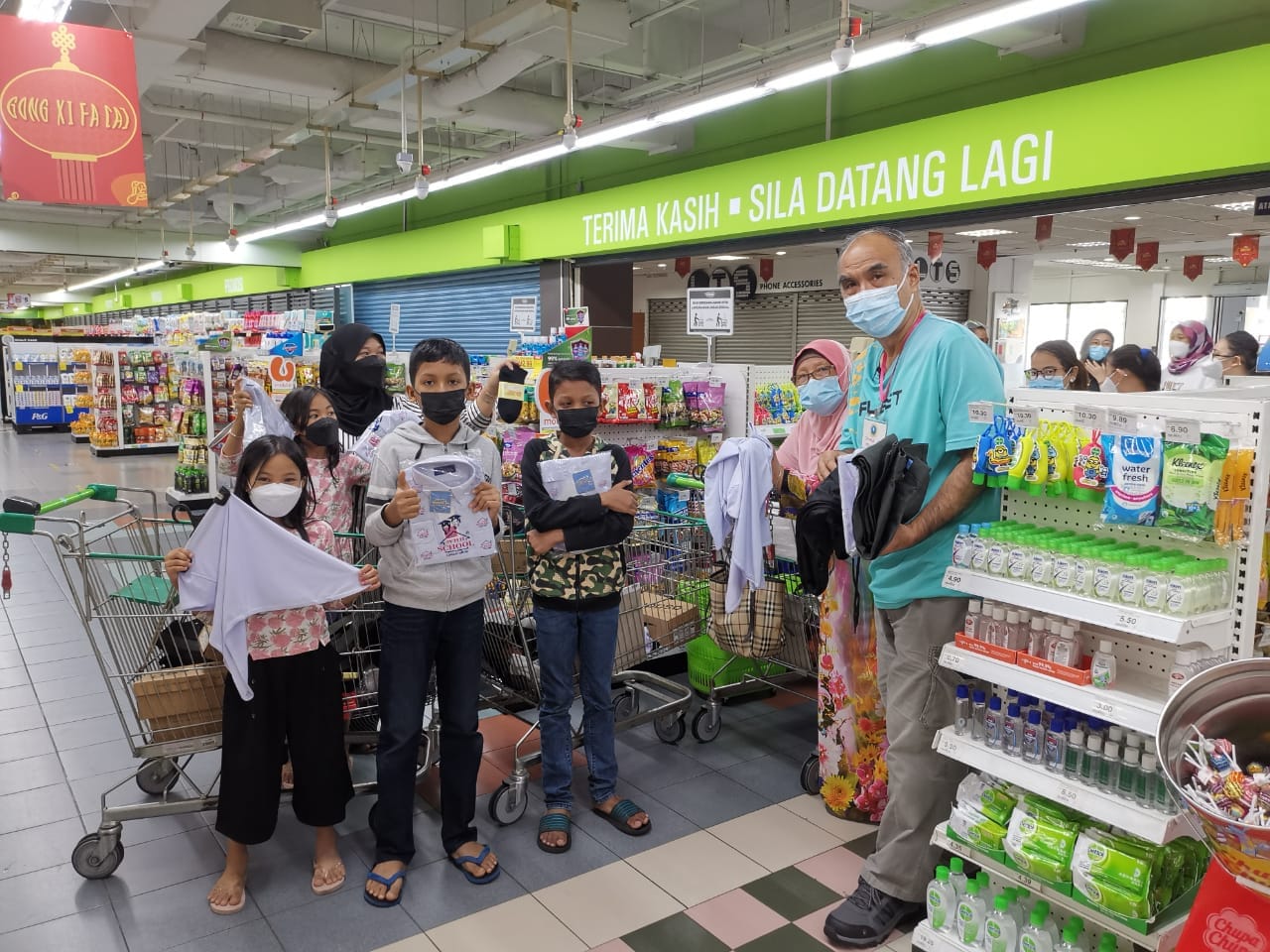 Back to School Charity Drive Johor Bahru YAYASAN KEBAJIKAN SURIA