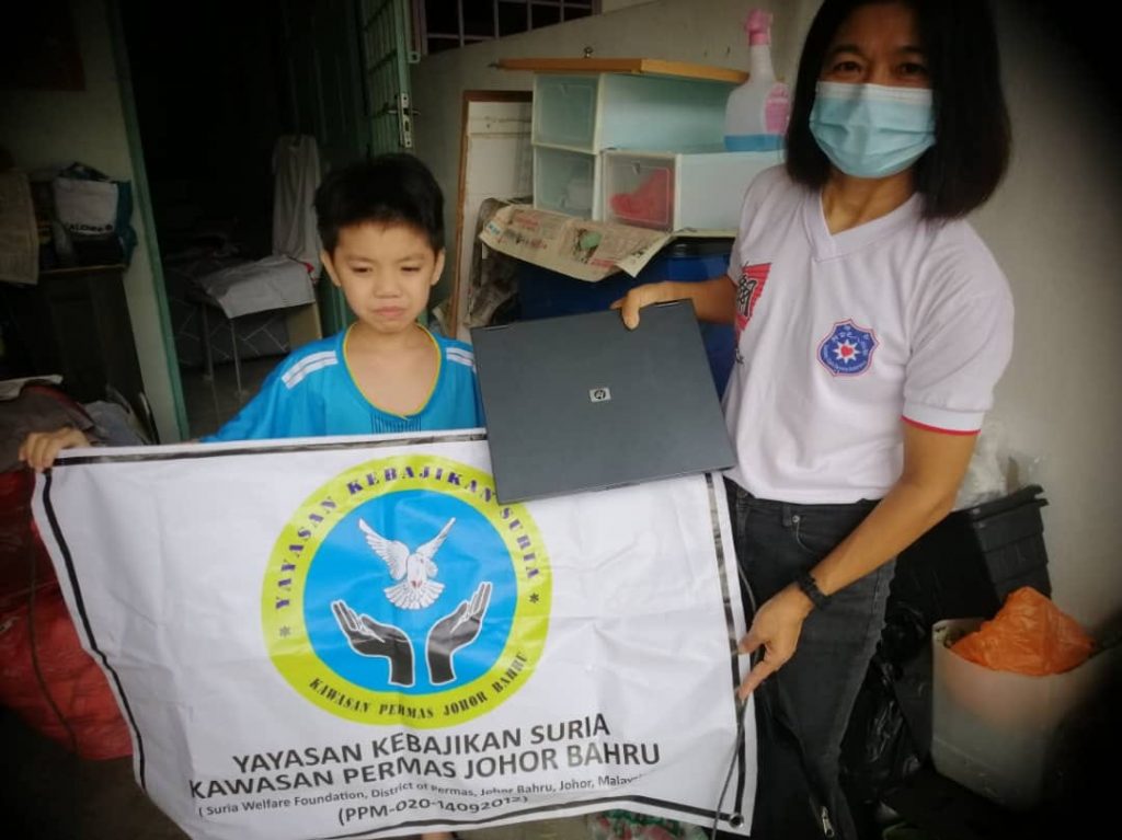 laptop donation johor bahru to students YSJB 2021 Dec